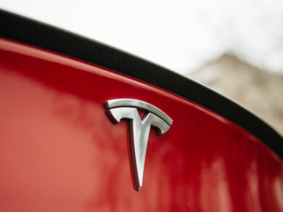 美银:特朗普胜选有利特斯拉(TSLA.US)巩固美国市场地位+推进自动驾驶 上调目标价至350美元