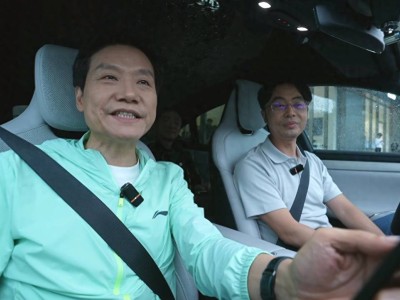 雷军直播回应车间睡觉照:为逗乐摆拍,小米SU7下线十万辆速度惊人