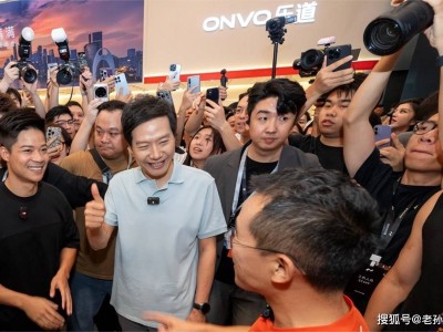 雷军何小鹏广州车展互访,小米汽车初战遇小鹏强劲对手!