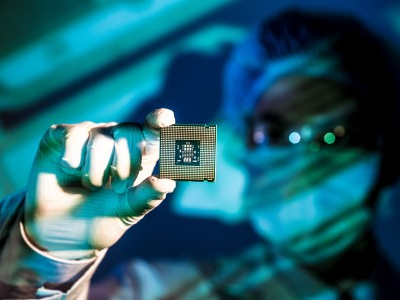 大超预期“惯例”失效?英伟达(NVDA.US)高增速“神话”或难以为继