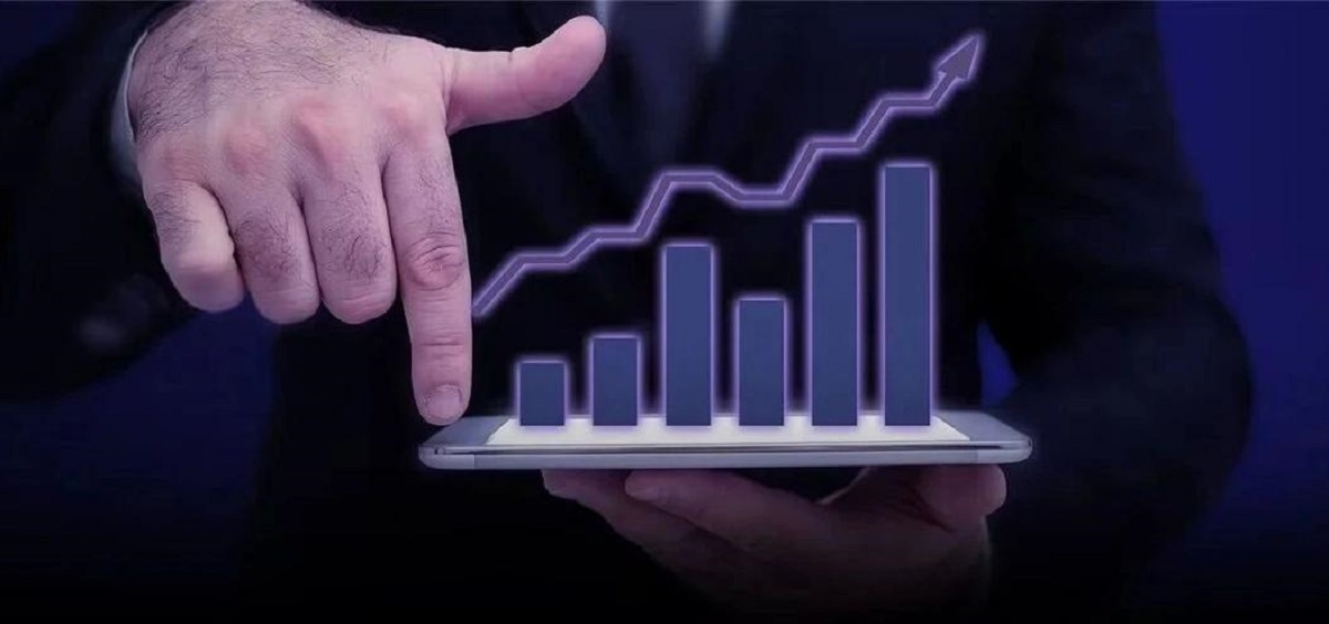 最新成绩单!前11月主动权益公募四只涨超50%,这几条赛道或是决定状元关键!
